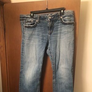 Miss Me Easy Capri Embellished Jeans Size 34(approx Sz 17-18 in Women’s).